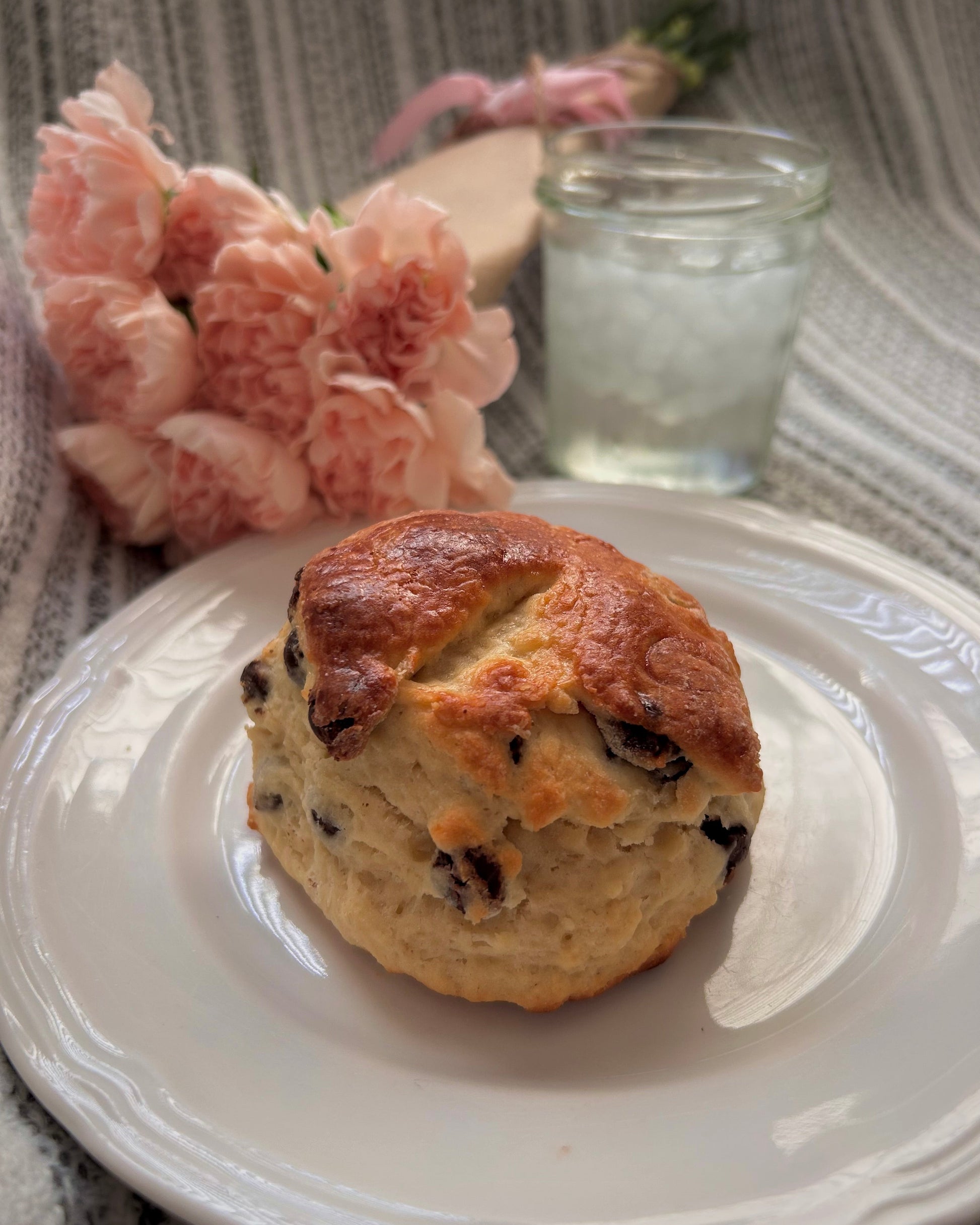 Vanilla Chocolate Chip Protein Scone with 30g protein and 2g sugar